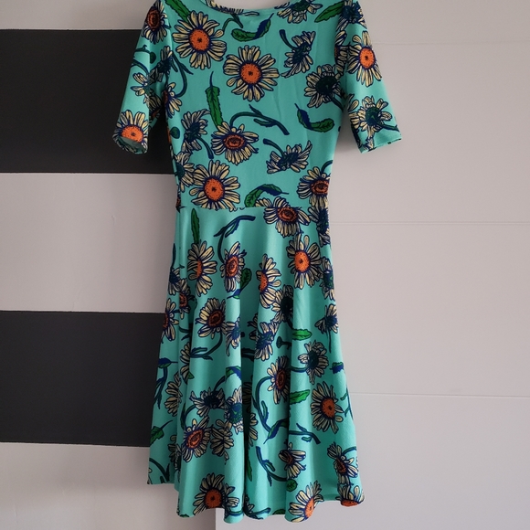 EUC LULAROE Nicole emerald green floral skirt dress (S > 6-8) - Picture 2 of 8